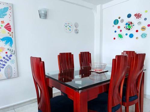 Vibrant Home Good For A Large Family