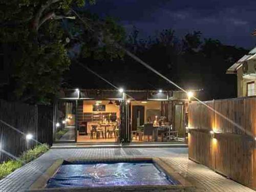 Hostal 74 On Retief Guesthouse