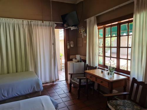 Hostal Loerie Inn Guest House