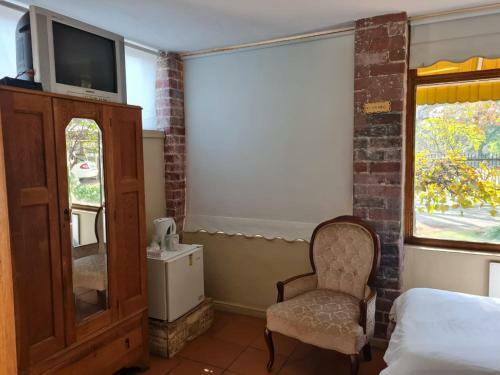 Hostal Loerie Inn Guest House