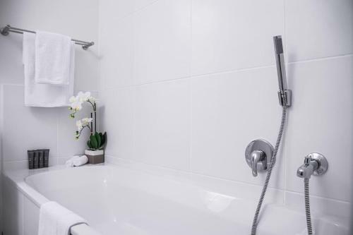 Residence 83 Two-bed Apartment In Fourways