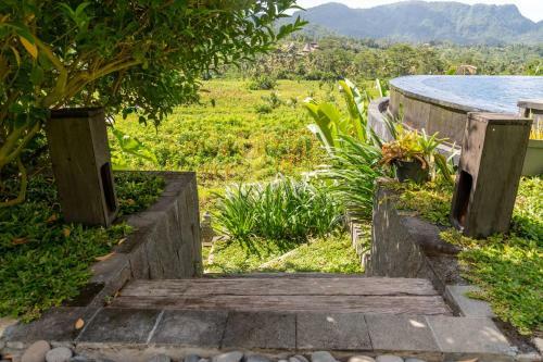 Romantic Barn With Mt. Agung Views