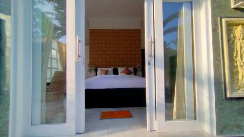 Bed & Breakfast Villa My Flowers Lovina