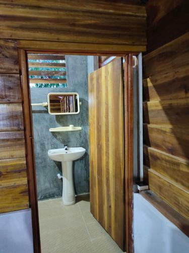 Hostal Thambili Cabanas Whisky Point