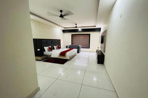 Hotel Blue Pine