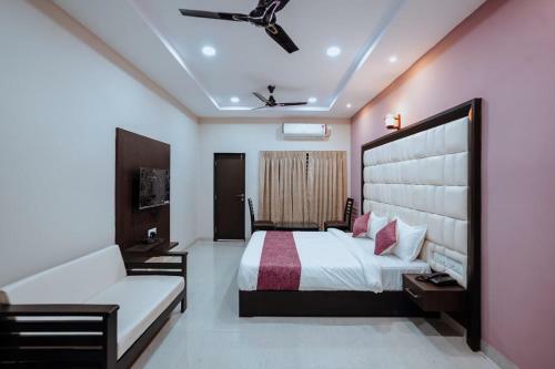 Hotel Bajaj's Karwan Inn