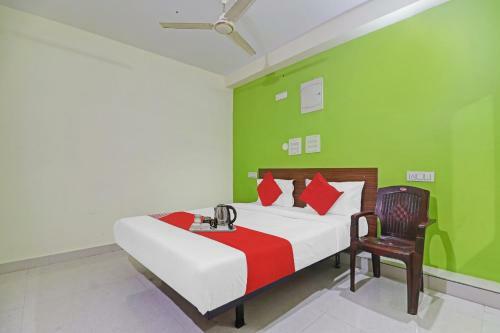 Hotel Oyo 90936 Dk Reddy Square