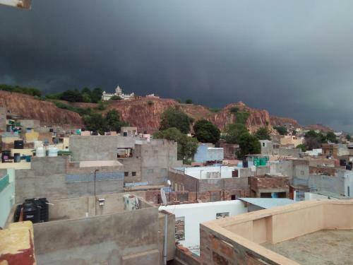 Hostal Shyam Palace P Guest House