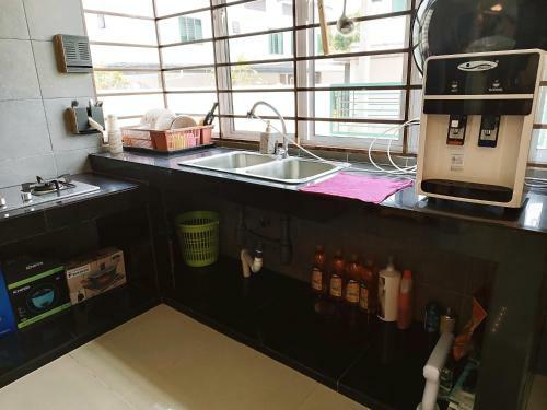 Amazing 4 Bedroom Townhouse With Ample Parking
