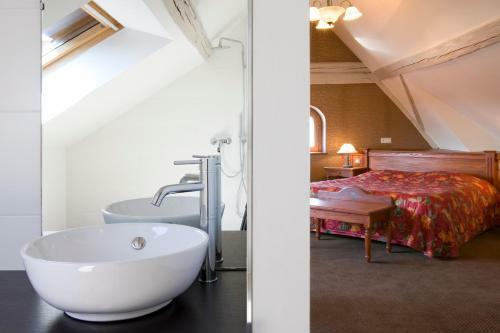 Hotel Logis H�tel Restaurant La Charrue