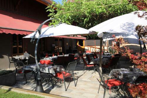 Hotel Logis H�tel Restaurant La Charrue