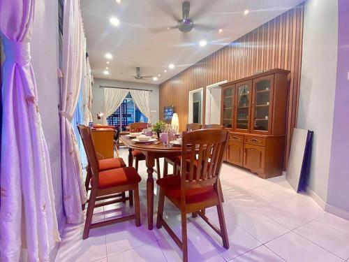 ?timber Homestay?mount Austin Johor Bahru