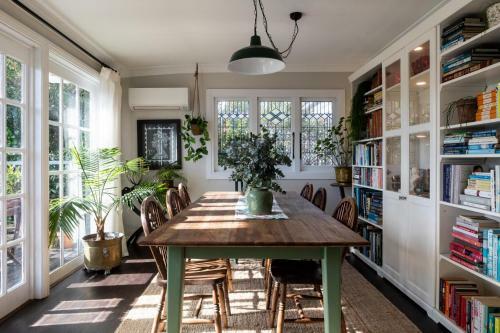 Bespoke 3-bed Cottage With Spacious Garden