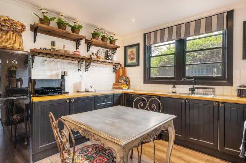 Mudgee Maison- A Charming Vintage Country Escape