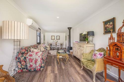 Mudgee Maison- A Charming Vintage Country Escape