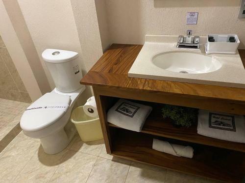 Hotel Central Pir�mides