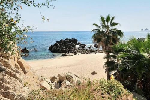 Stunning Ocean Views-private Beach-gated Com-pool