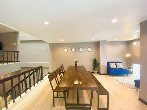 Bed & Breakfast Home At 20 By Sleepyoho