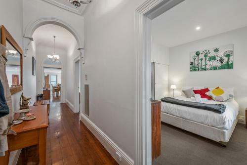 Villa Staycentral - Richmond Residence