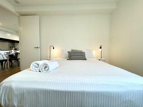 Readyset Apartments At Marque
