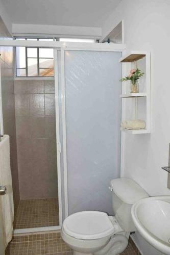 Tranquila Casa Nueva A 10 Min Del Aeropuerto