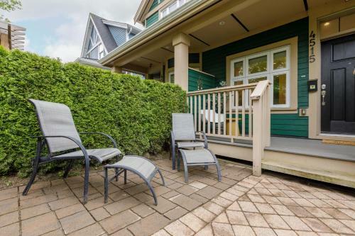 Cheerful 5-bedroom Duplex In Vancouver