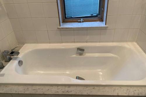 Apartamento Cheerful 3 Bedroom Resedential Home