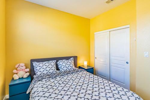 Spacious 3br 3bath Townhouse 5-mins To Bay & Beach