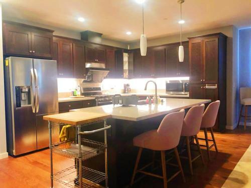 @ Marbella Lane - 3br Elegant House Laundry + P