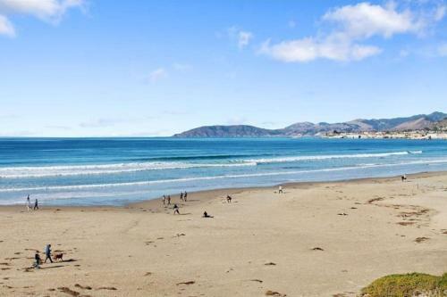 Beachfront 3 Bdr Downtown Pismo