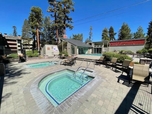 Apartamento Steps From Mammoth Mountain, Fireplace, Free Parking! Condo