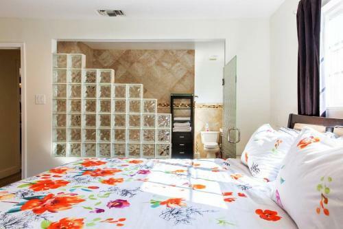 Villa Gorgeous Newly Remodeled Home + Pool