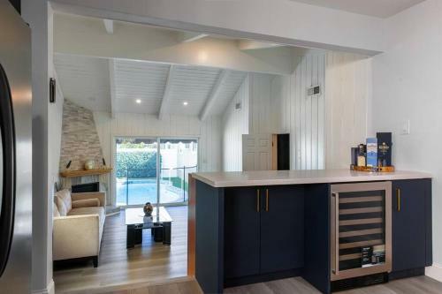 Villa Gorgeous Newly Remodeled Home + Pool