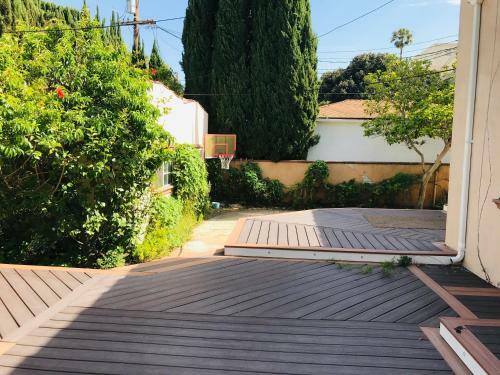 Adorable 3bd, 3ba Home In Beverly Hills