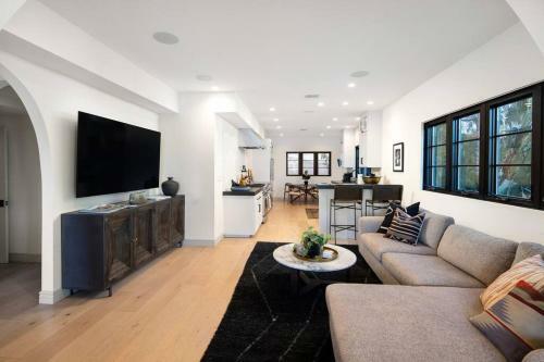 Villa House On The Sunset Strip