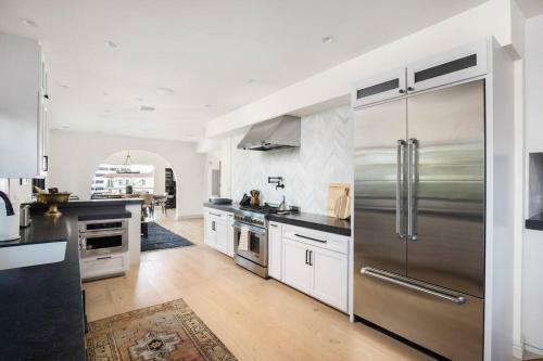 Villa House On The Sunset Strip