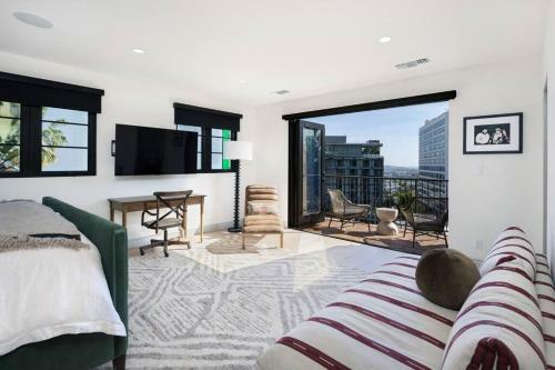 Villa House On The Sunset Strip