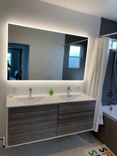 Beautiful 3 Bed 3 Bath Upper House In Bernal Glen