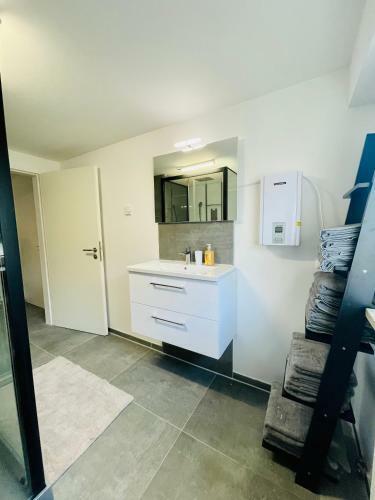 Lichtdurchflutetes Souterrain Apartment In Schapen