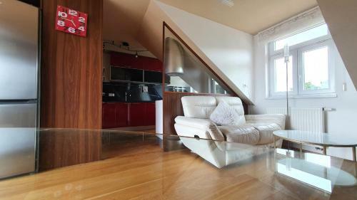 Modern Attic Apartment In Centre, 140m2, With Terrace