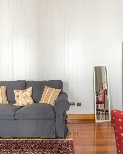 Ayala Apartment By People Rentals