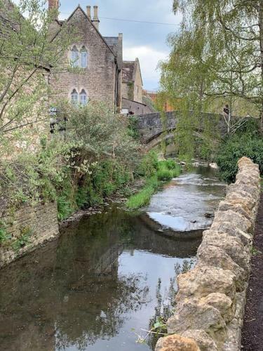 Charming Townhouse In Bruton