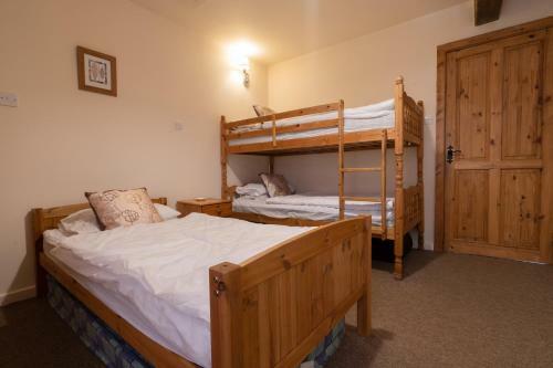 Large Group Accommodation Near Tideswell