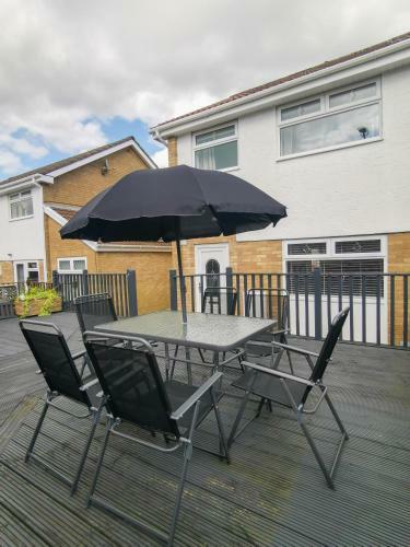 New - Bee At Home. Sleeps 6 People. Bpw.