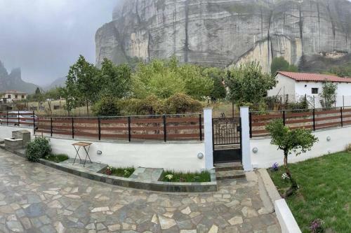 Paradise Of Meteora B