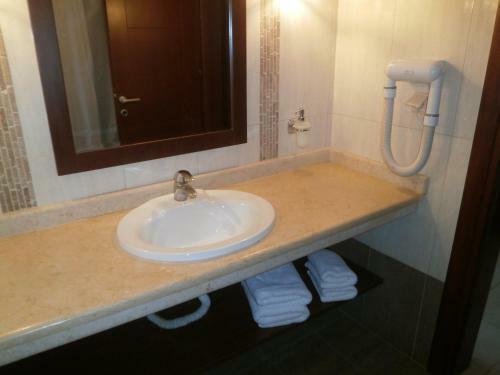 4 Epoxes Hotel Spa