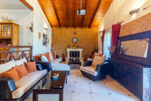 Wonderous And Spacious Villa For 6 Ppl