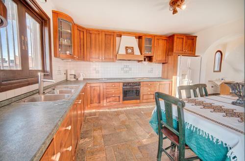 Sounio Beachfront Villa