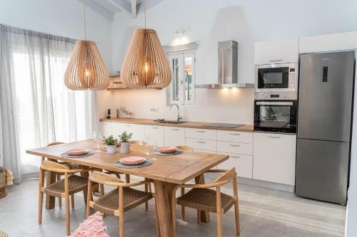Summer Breeze Villa