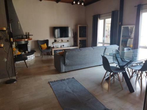 Apartamento Giourgas House